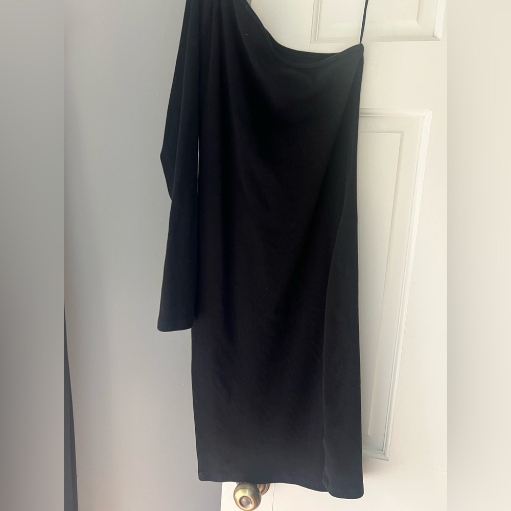 Black One-Shoulder Dress